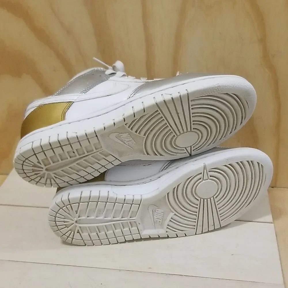 Nike Women's Metallic Gold and Silver Sneakers Women's size 6